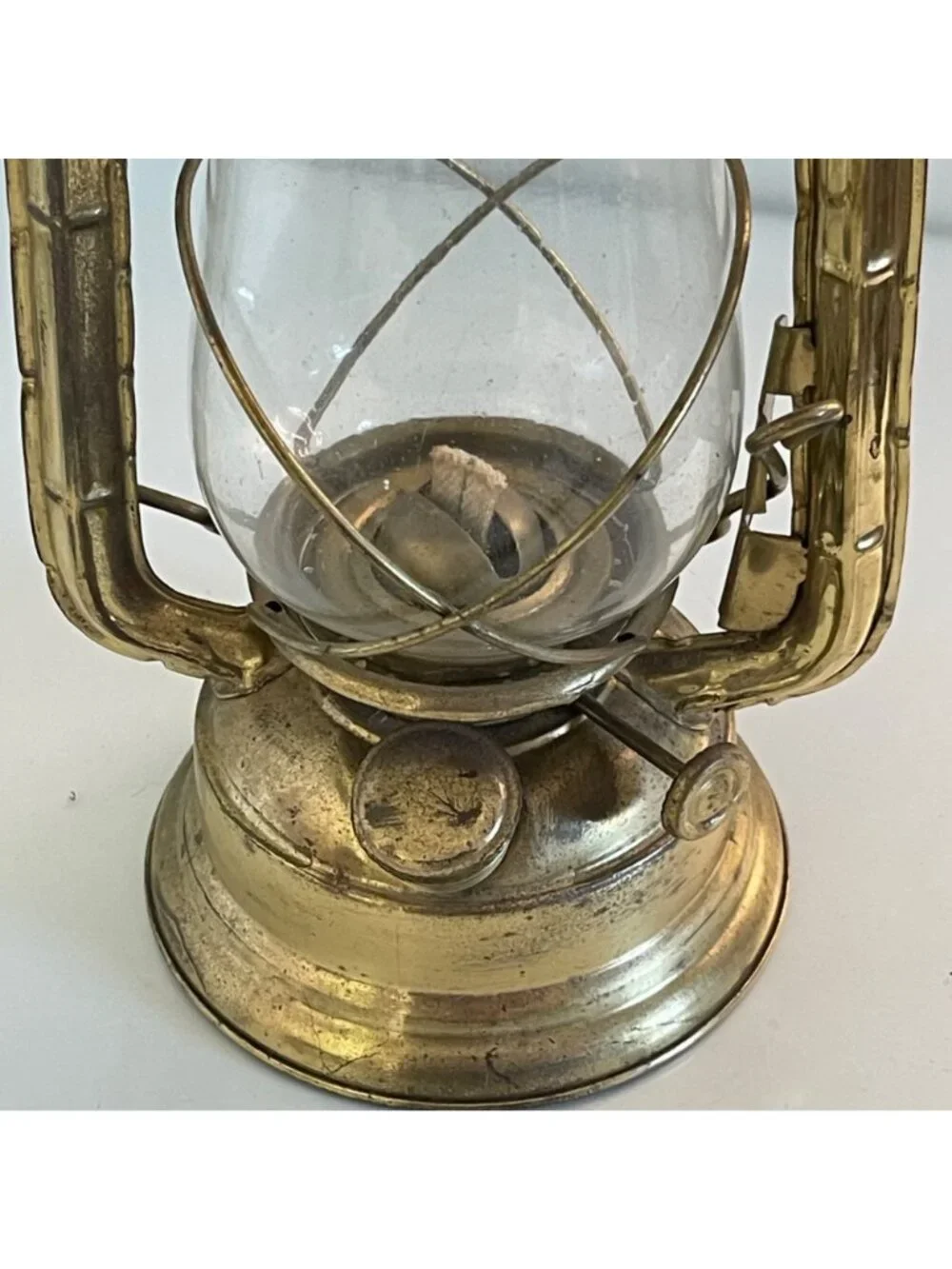 Vintage Lacquered Brass Hurricane Lantern Made in India Clean Glass Globe 12.5